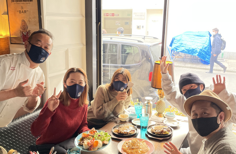 リラクシーなハワイの雰囲気の中で美味しいランチを | 人形町のハワイならNo Reservations
