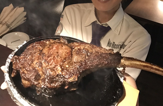 ダイナミックなトマホークステーキならノーリザベーションズ